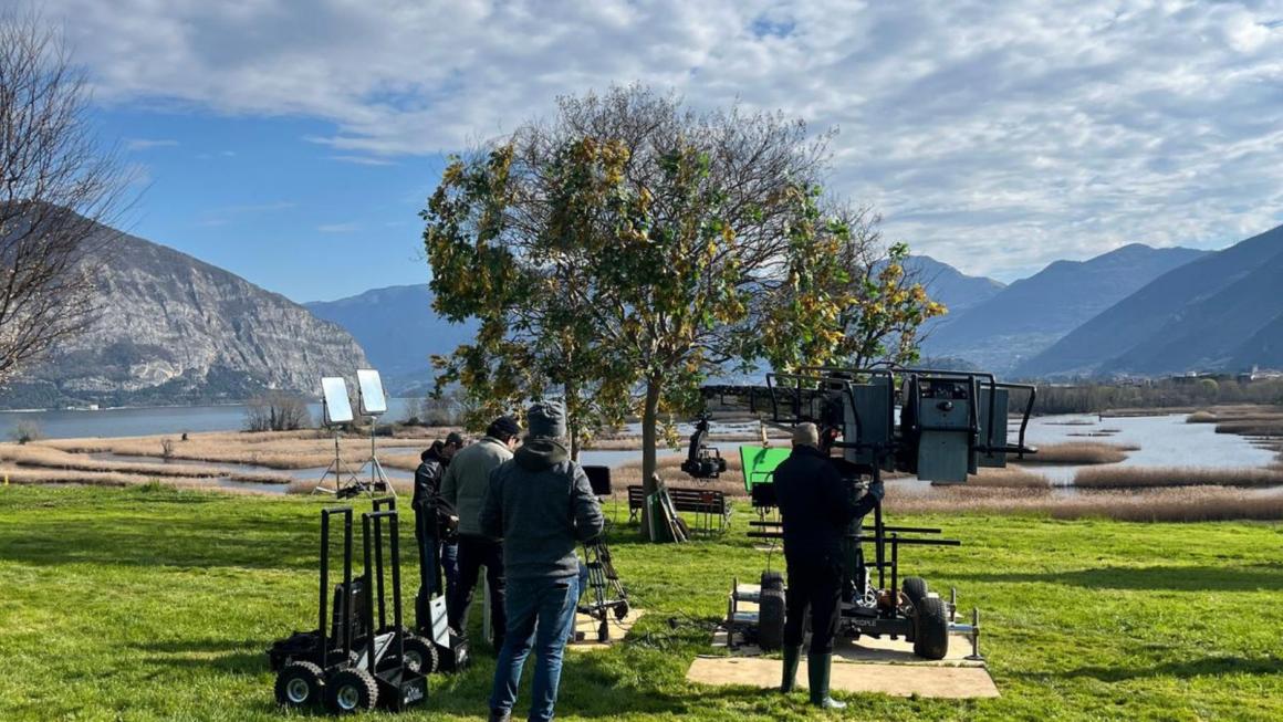Troupe durante uno shooting all'esterno