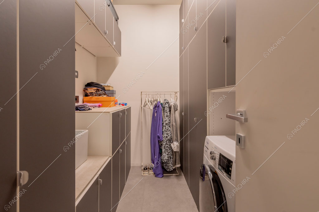 Locale lavanderia del loft Graviola, location in stile contemporaneo a Milano