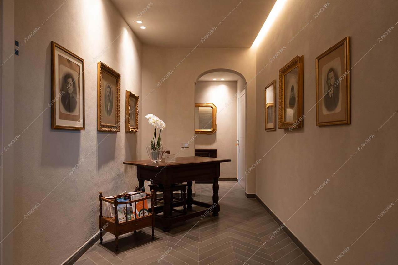 Corridoio della villa Alessandrite, location in stile classico a Vercelli