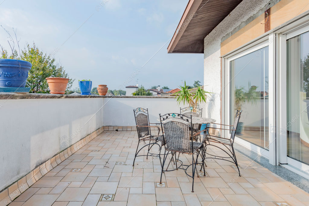 Terrazza della villa Ararat, location in stile classico a Milano