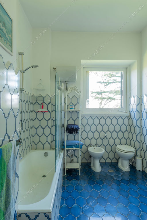 Bagno della dimora storica Logan, location in stile classico a Roma