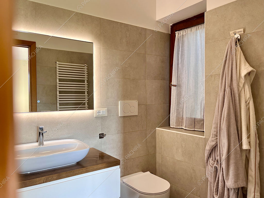 Bagno della villa Altun, location in stile contemporaneo a Roma