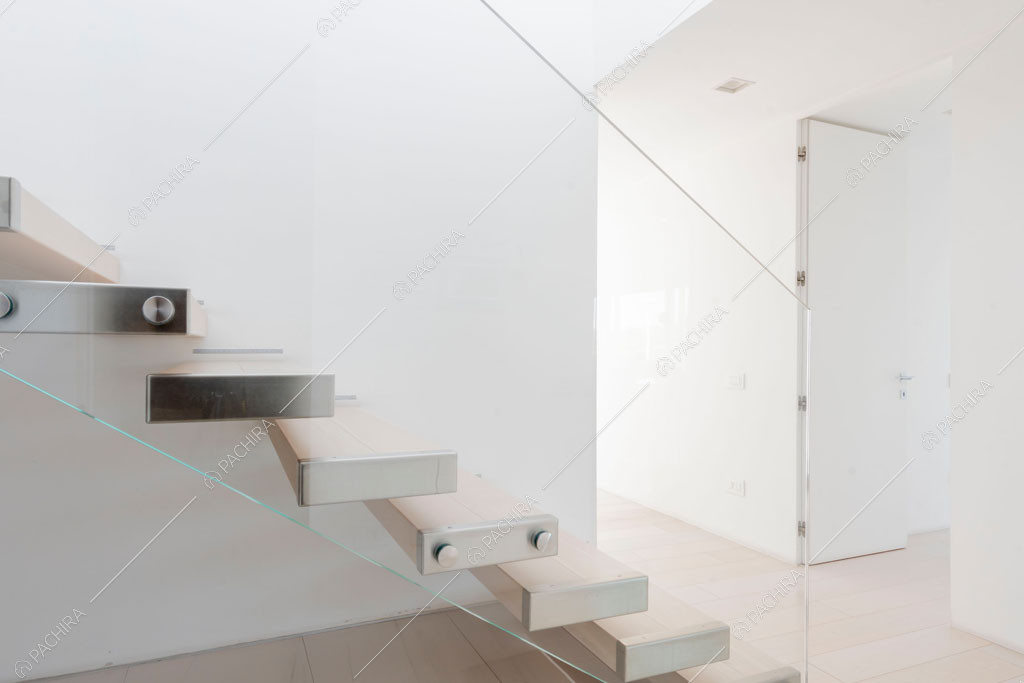 Scale della villa Coral, location in stile contemporaneo a Como