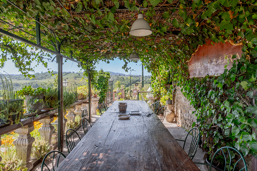 Veranda dell'agriturismo Mistral, location in stile rustico a Pavia