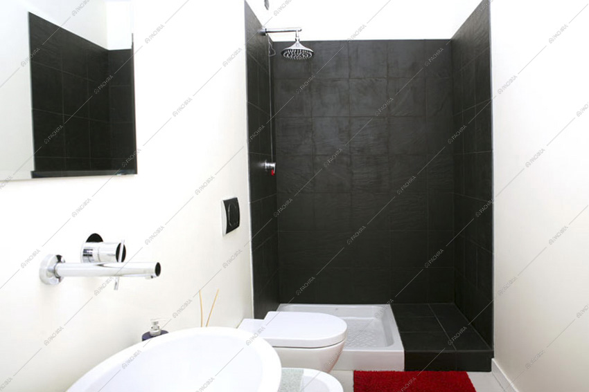 Bagno con box doccia