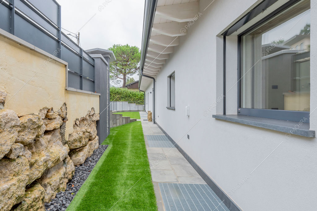 Esterni della villa Amazonite, location in stile contemporaneo a Varese