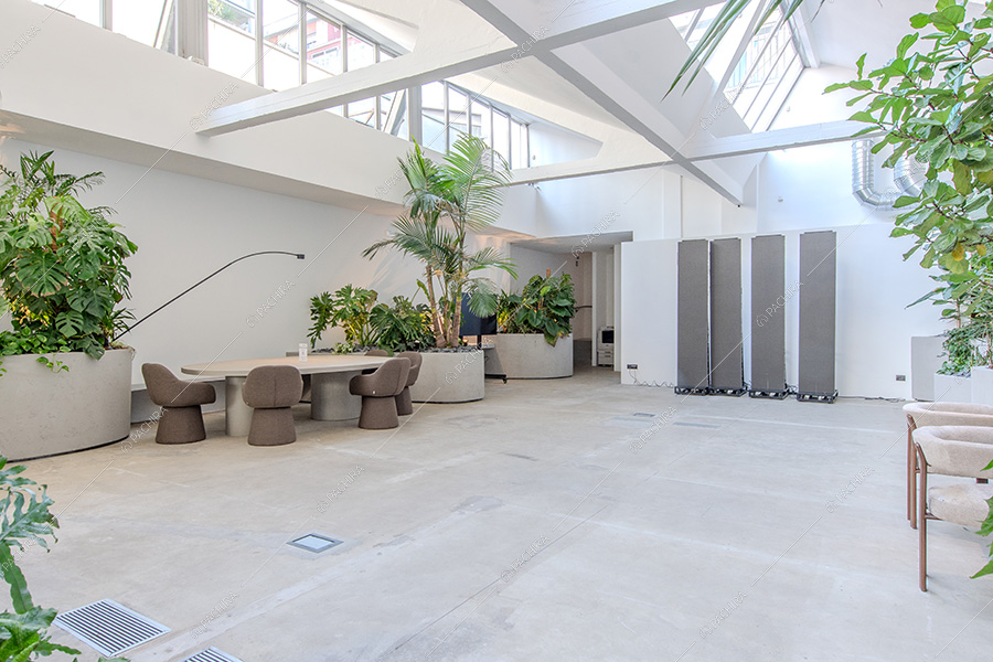 Sala dell'espositivo Tatra, location in stile contemporaneo a Milano