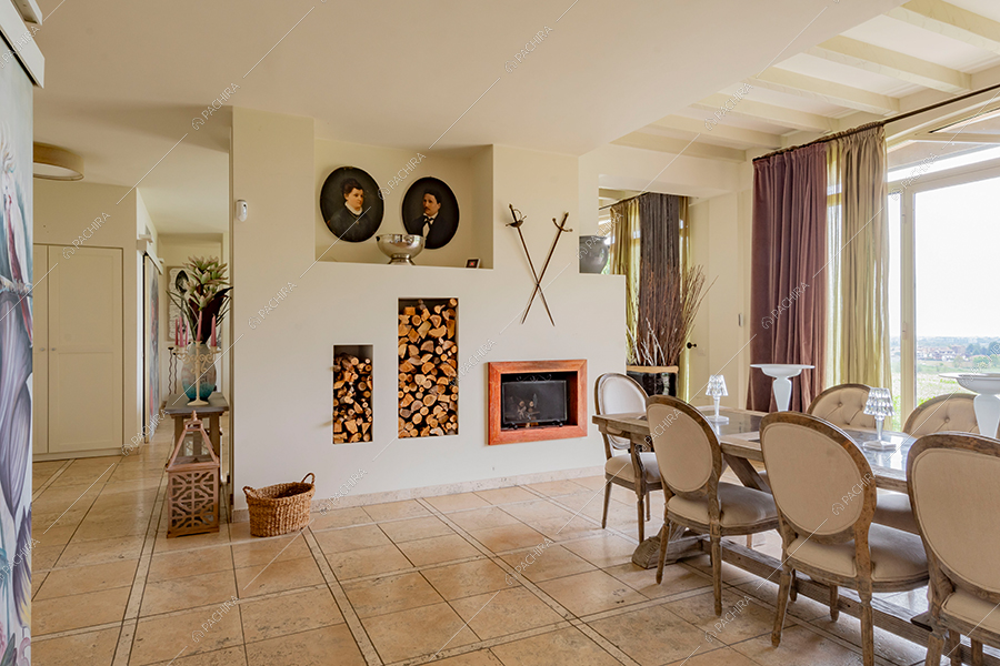 Sala da pranzo della villa Mississipi, location in stile rustico a Monza