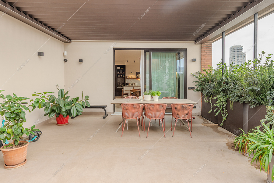 Veranda dell'attico Celestina, location in stile contemporaneo a Milano