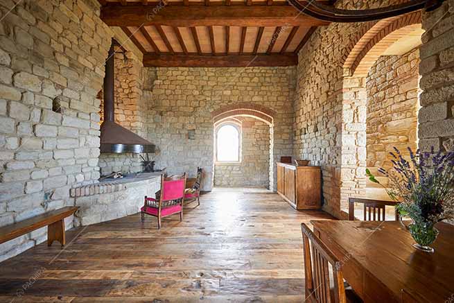 Salotto del borgo Clematide, location in stile rustico a Pisa