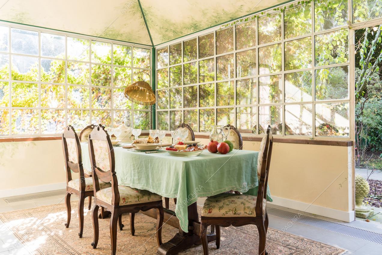 Tavolo da pranzo in veranda
