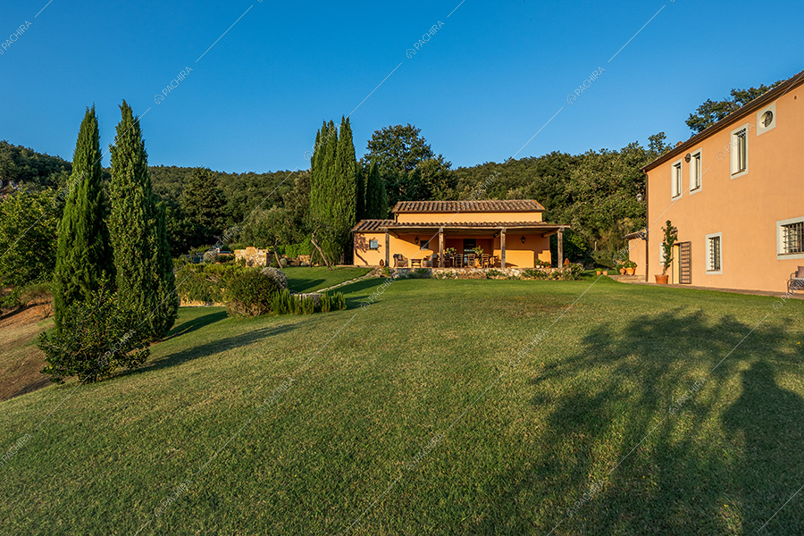 Giardino dell'agriturismo Tevere, location in stile country a Siena