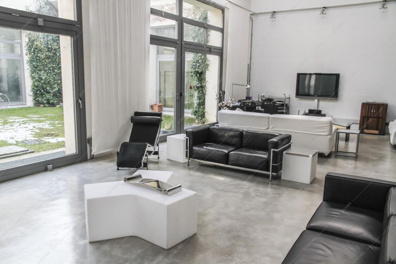 Zona living divisa in due ambienti