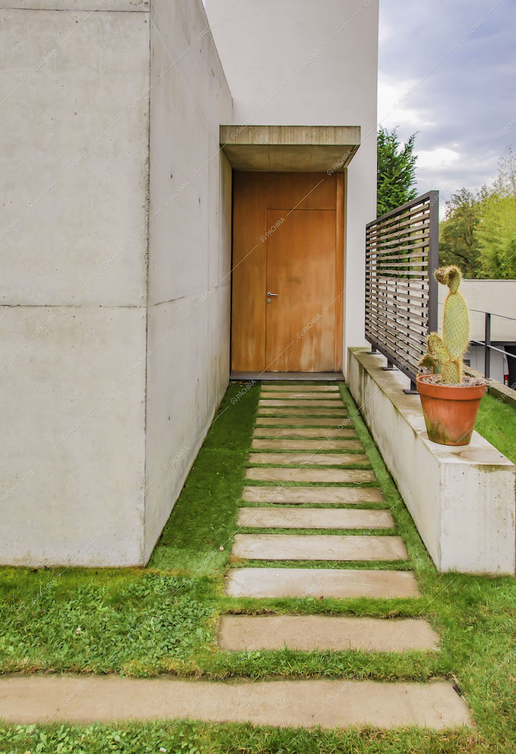 Viottolo di accesso alla villa