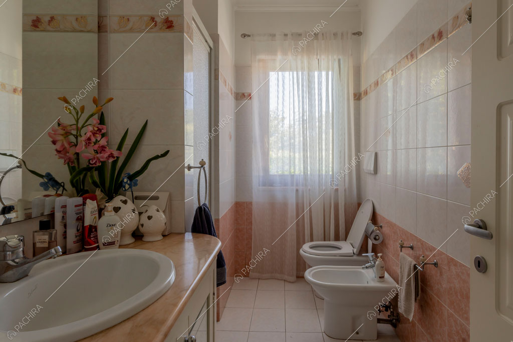 Bagno della villa Lena, location in stile moderno a Roma