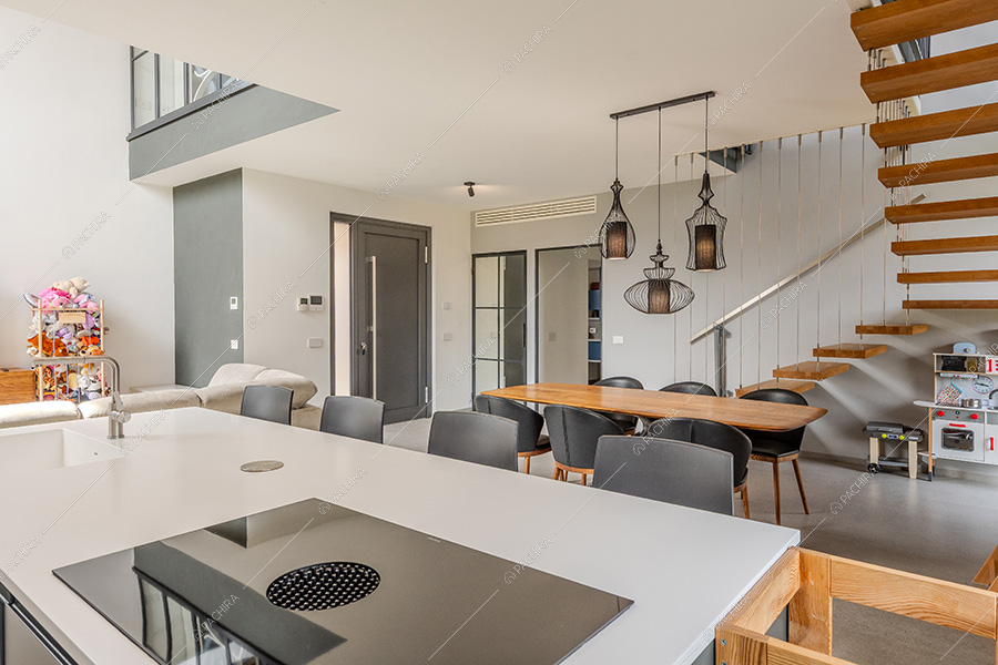 Cucina della villa moderna Adenia, location per shooting a Varese