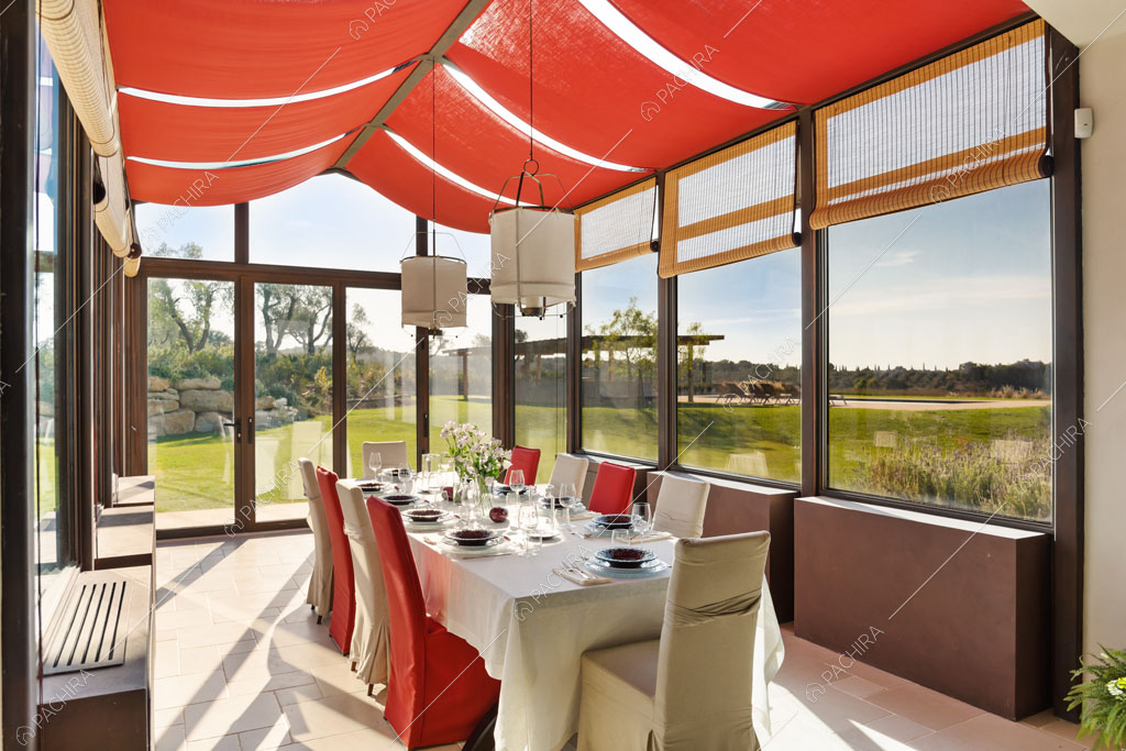 Veranda della villa Angara, location in stile moderno a Grosseto