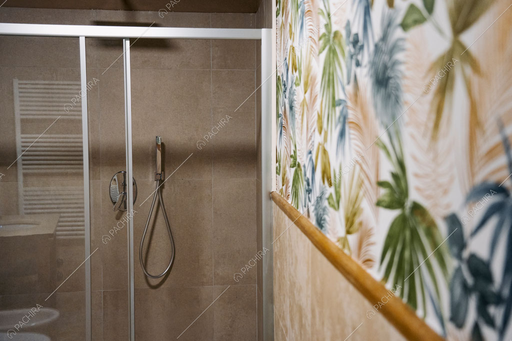 Bagno della villa Variscite, location in stile moderno a Firenze