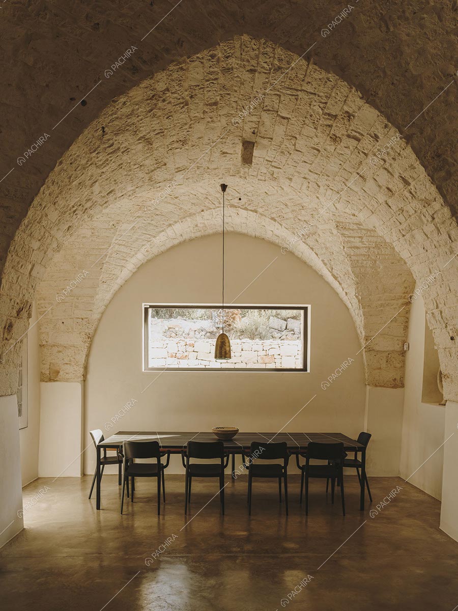 Sala da pranzo della villa in stile contemporaneo Kara, location per shooting a Brindisi