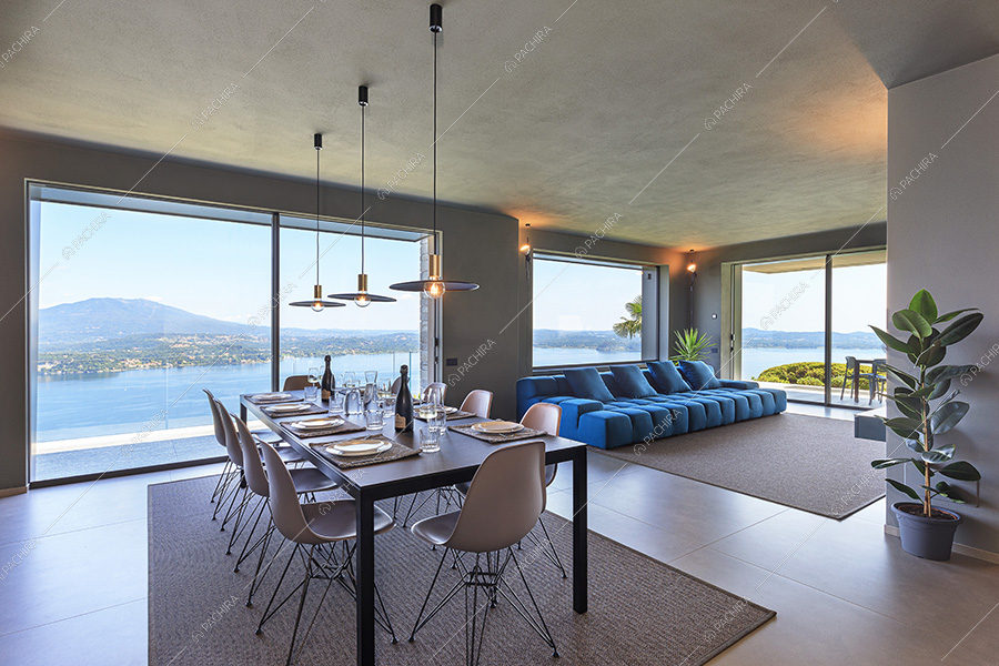 Zona living della villa moderna Cleome, location per shooting a Verbania