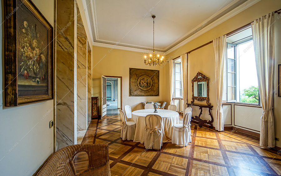 Sala da pranzo della dimora storica Cinabro, location in stile classico a Lecco