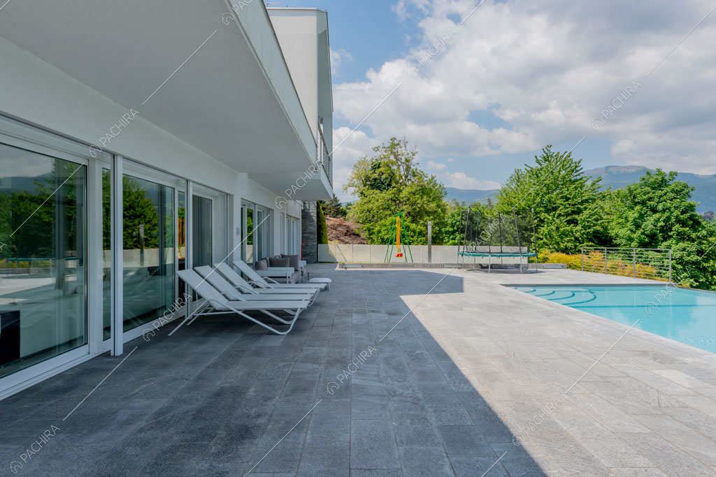 Esterni della villa Coral, location in stile contemporaneo a Como