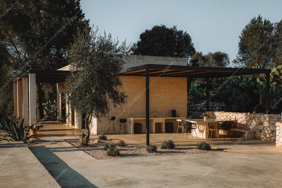 Veranda della villa in stile contemporaneo Kara, location per shooting a Brindisi