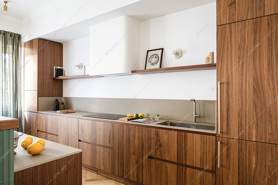 Cucina dell'appartamento moderno Jilò, location per shooting a Roma