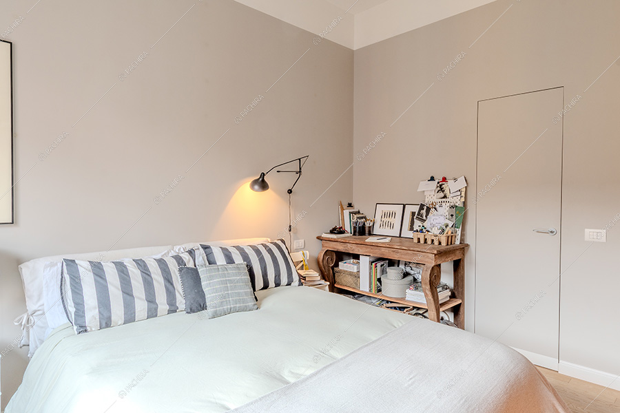 Camera da letto dell'appartamento Petunia, location in stile moderno a Milano