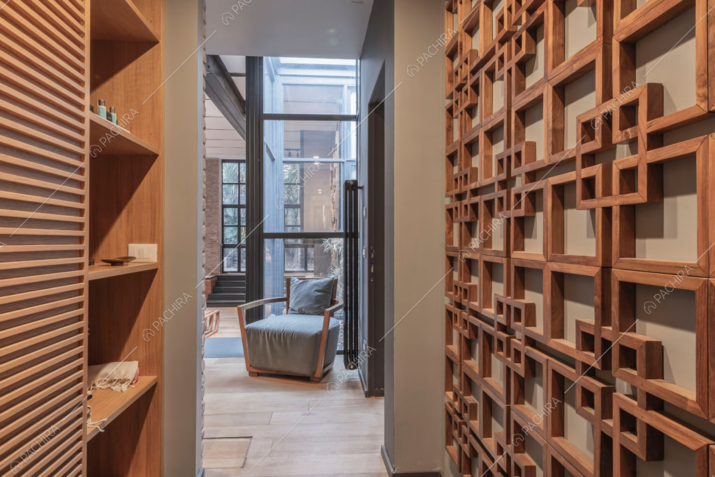 Luminoso corridoio del loft Berillio, location in stile contemporaneo a Roma