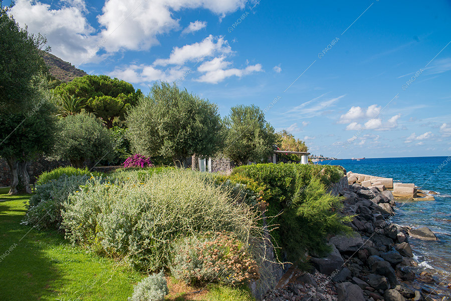 Giardino della villa Toyon, location in stile classico a Messina