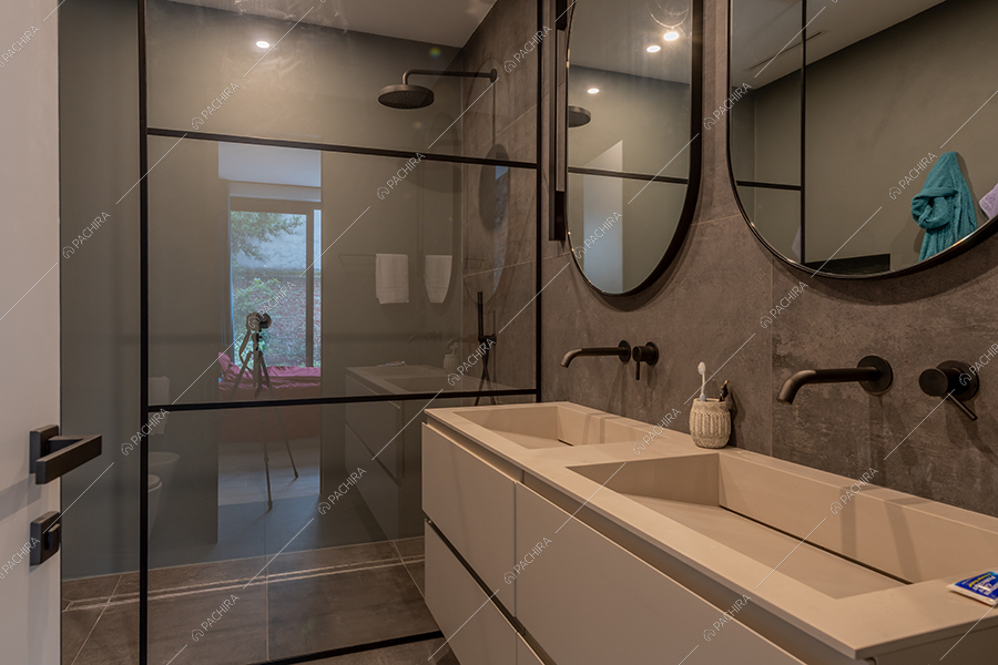 Bagno del loft Ob, location in stile moderno a Milano