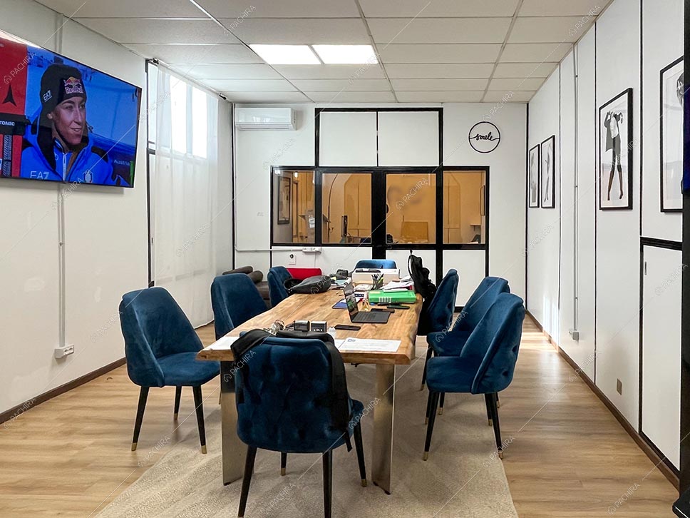 Ufficio del teatro di posa Erebus, location in stile contemporaneo a Roma