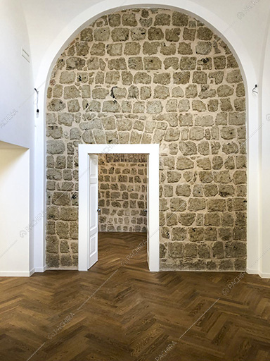 Sala dell'appartamento Carnelian, location in stile contemporaneo a Caserta