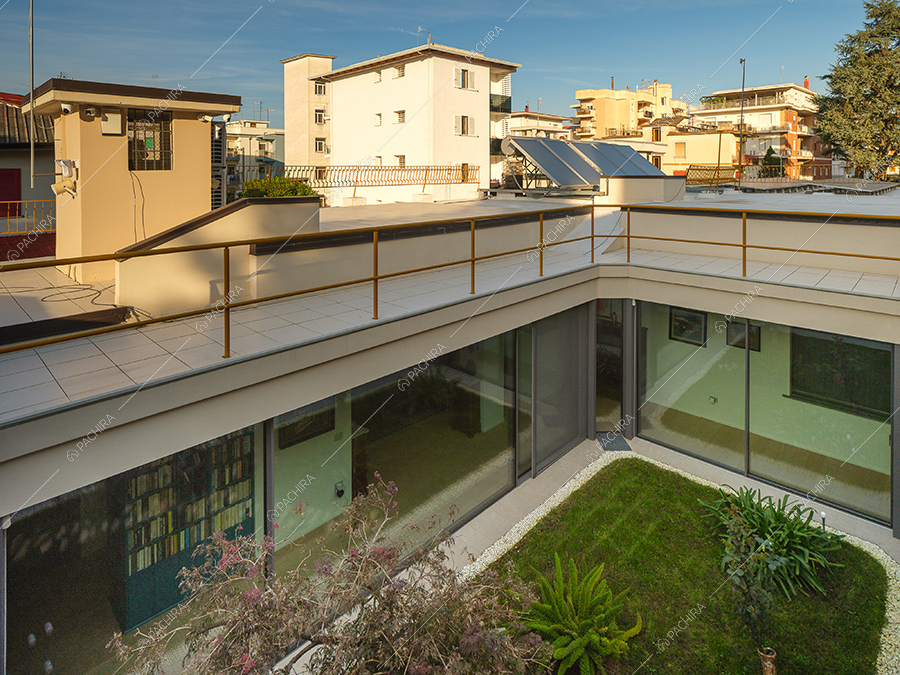 Terrazza della villa Pece, location in stile moderno a Caserta
