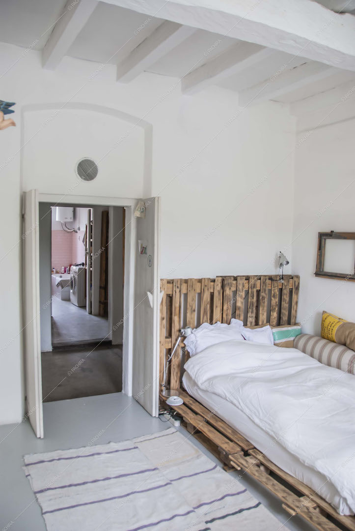 Letto con struttura in pedane di legno