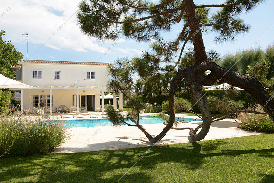 Giardino della villa Kumtag, location in stile contemporaneo per shooting a Roma
