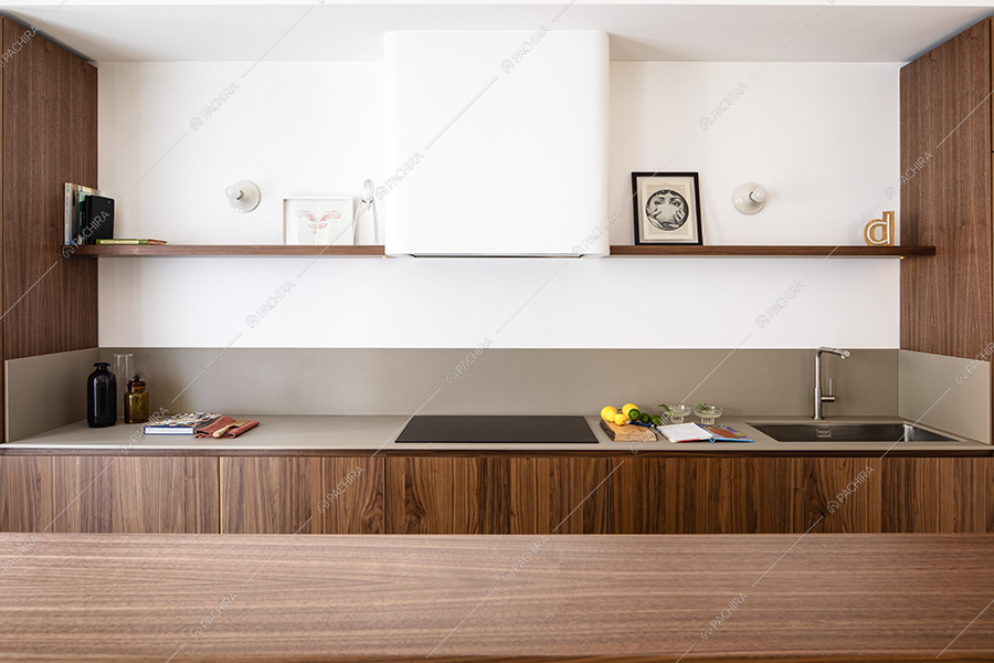 Cucina dell'appartamento moderno Jilò, location per shooting a Roma