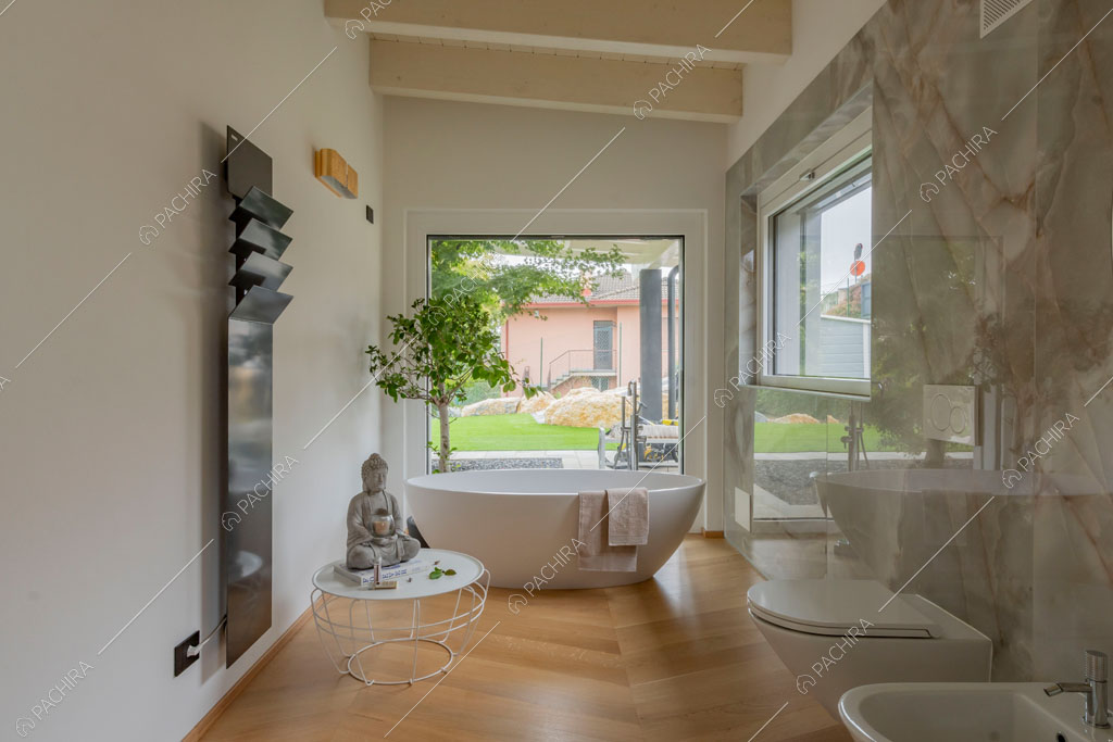 Bagno della villa Amazonite, location in stile contemporaneo a Varese
