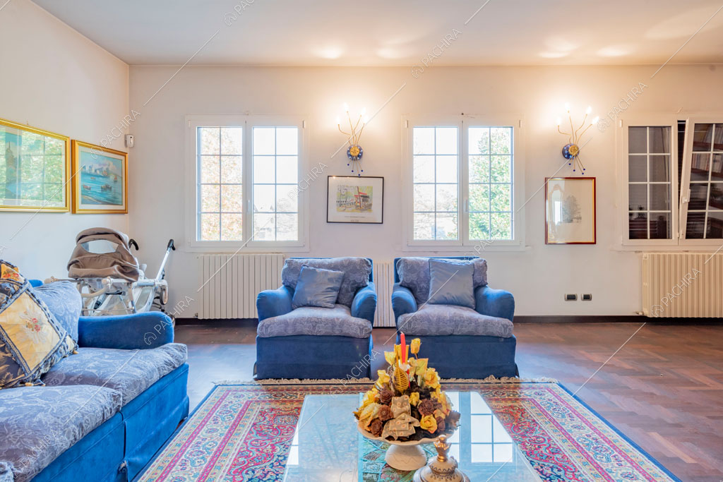 Salotto della villa Ararat, location in stile classico a Milano