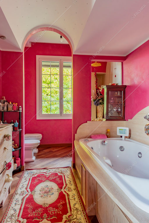 Bagno della villa Ararat, location in stile classico a Milano