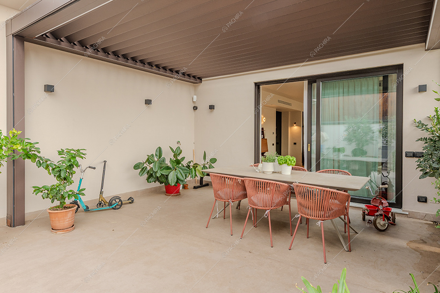 Veranda dell'attico Celestina, location in stile contemporaneo a Milano
