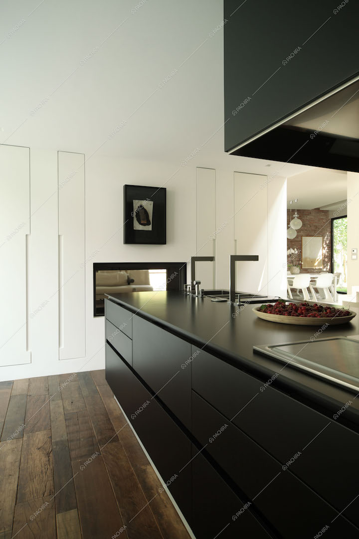 Cucina con isola nera