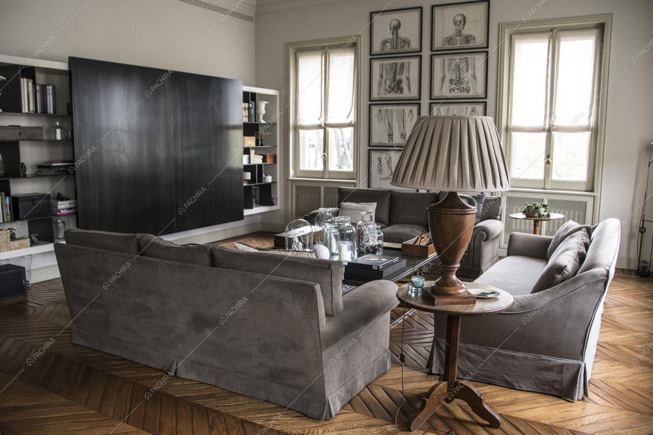 Salotto contemporaneo della Location Partenio a Milano