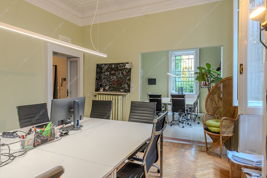 Ufficio della villa Guadarella, location in stile contemporaneo a Milano