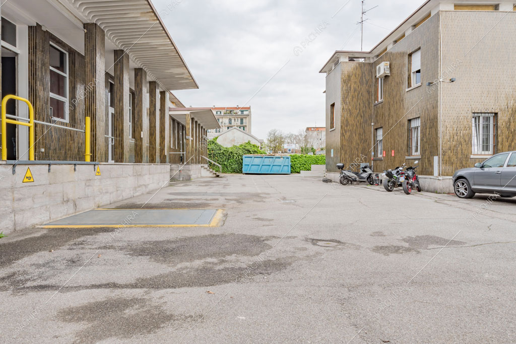 Parcheggio dell'espositivo Copper, location in stile industriale a Milano