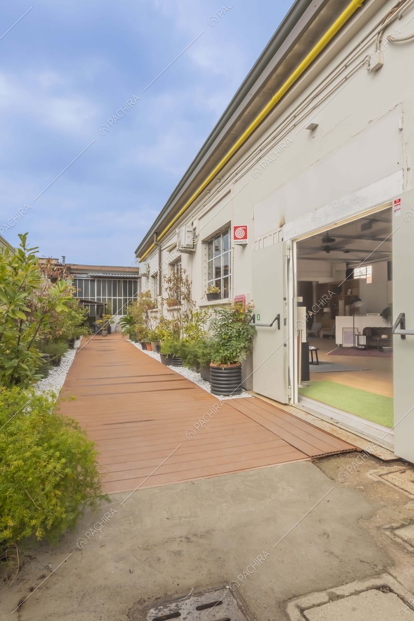 Esterni dello studio Eclipse, location in stile contemporaneo a Milano