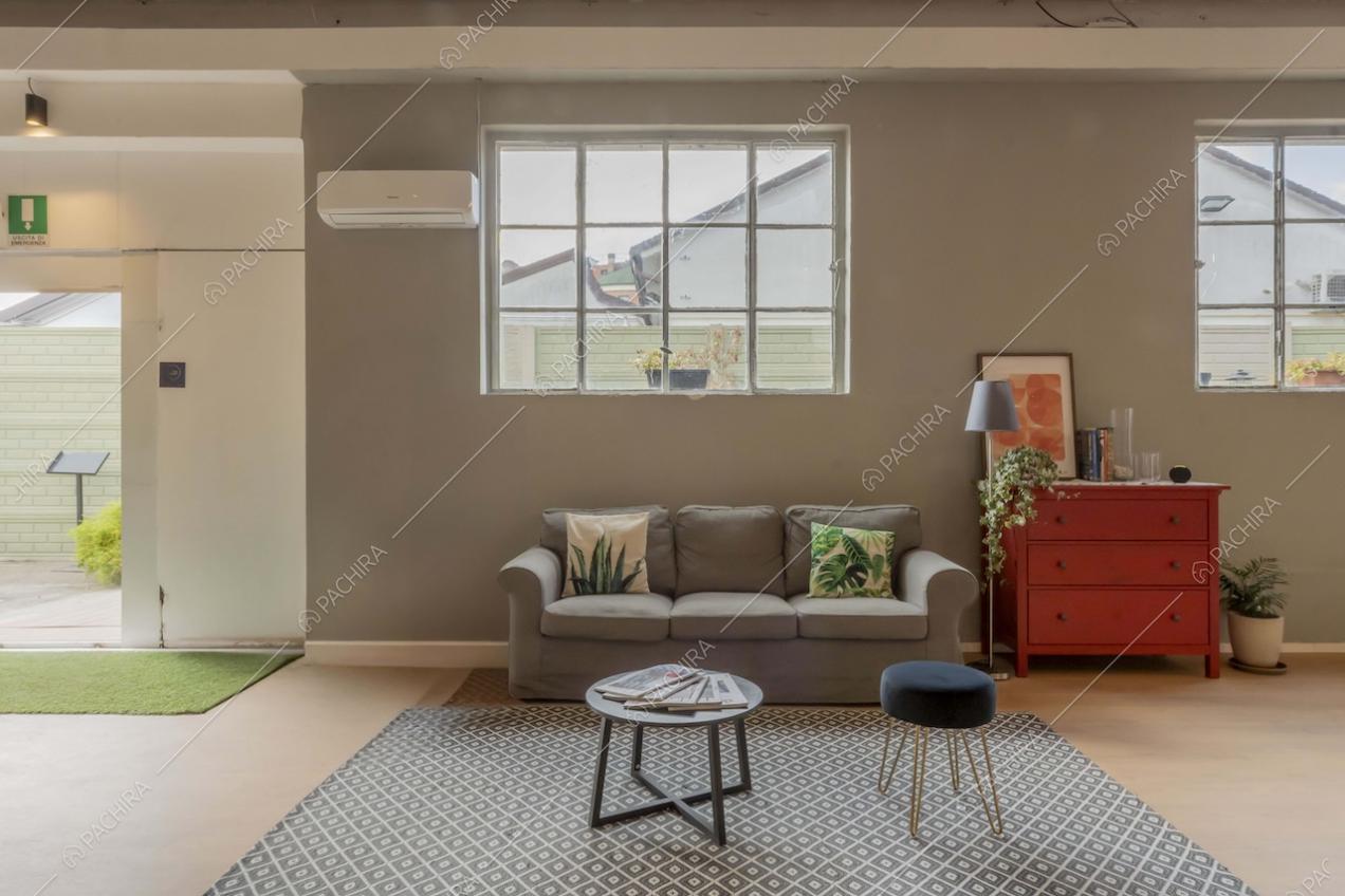 Salotto dello studio Eclipse, location in stile contemporaneo a Milano