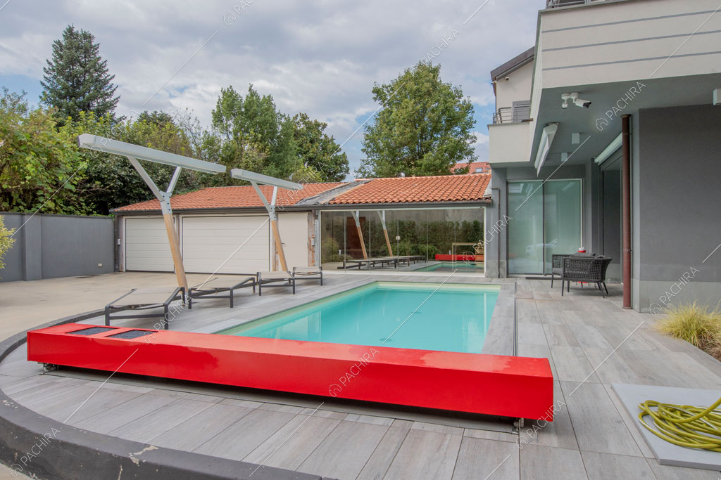 Piscina della villa Manioca, location in stile contemporaneo a Monza