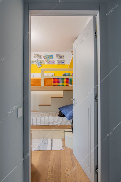 Camera dei bambini della villa Manioca, location in stile contemporaneo a Monza